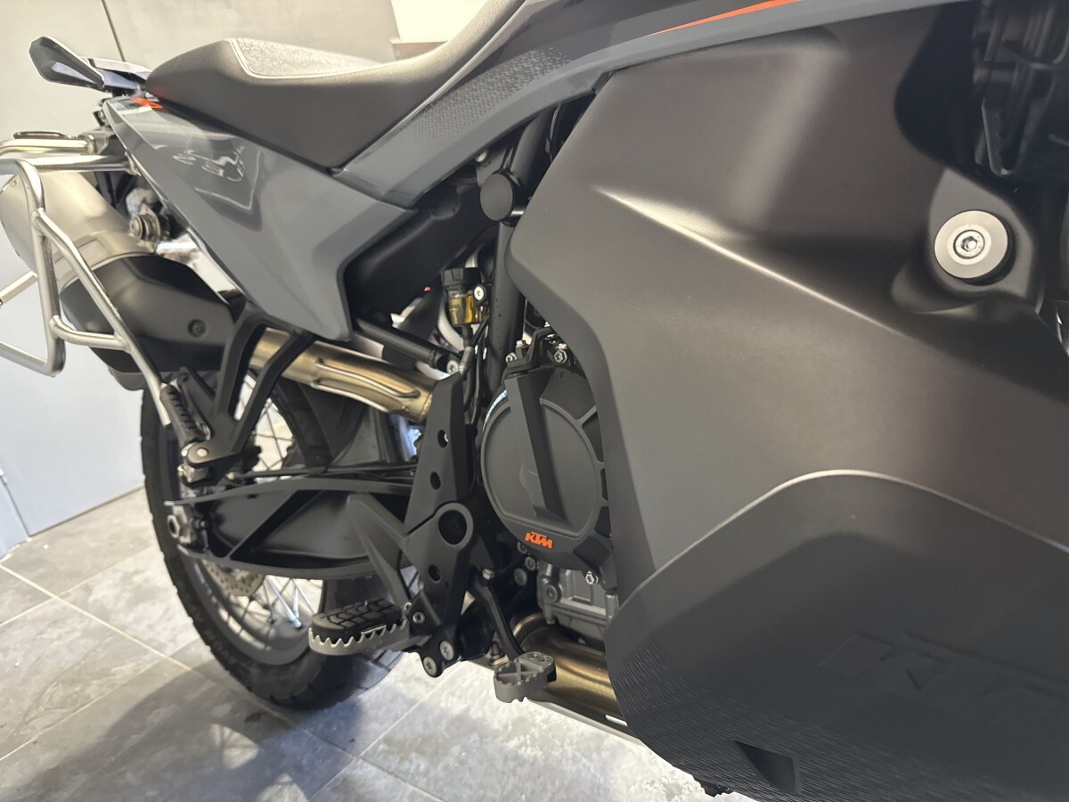 KTM 890 ADVENTURE 22