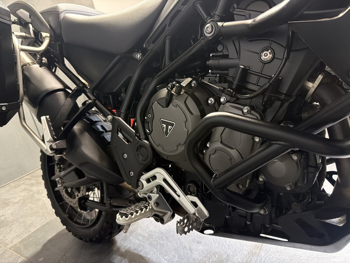 Triumph TIGER 900 BOND EDITION