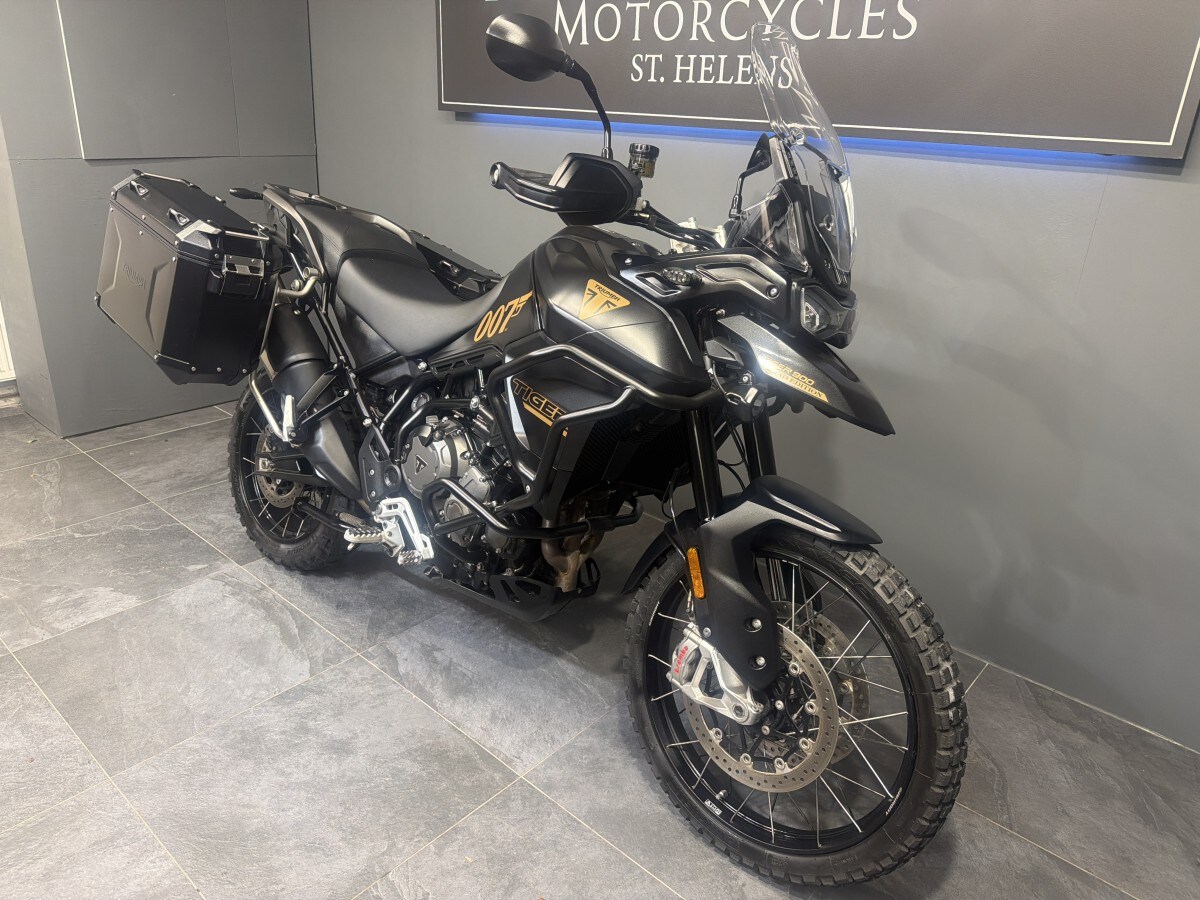 Triumph TIGER 900 BOND EDITION