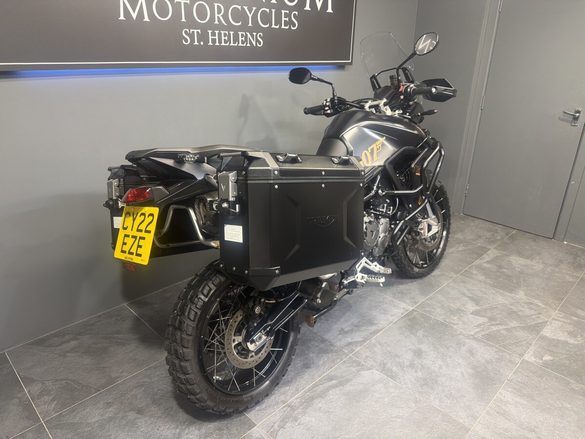 Triumph TIGER 900 BOND EDITION