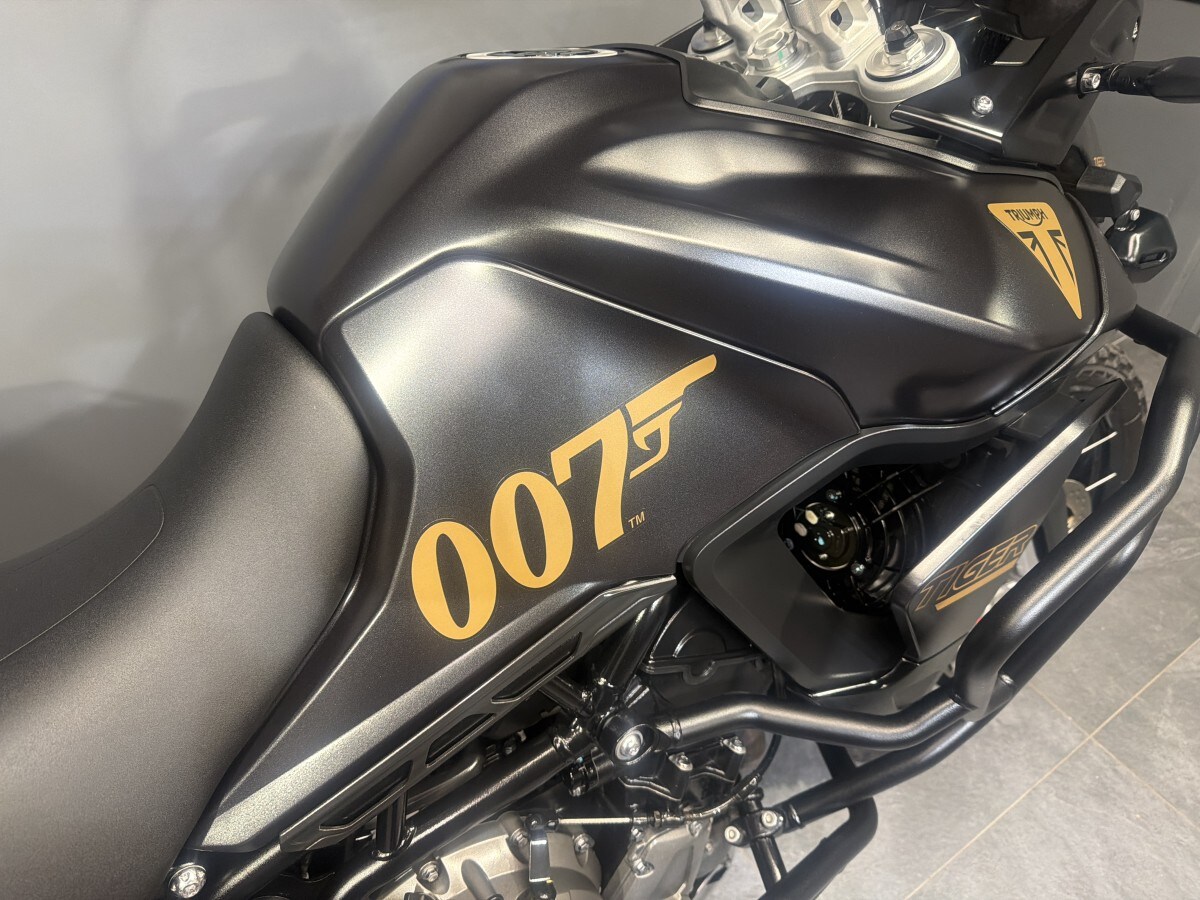 Triumph TIGER 900 BOND EDITION