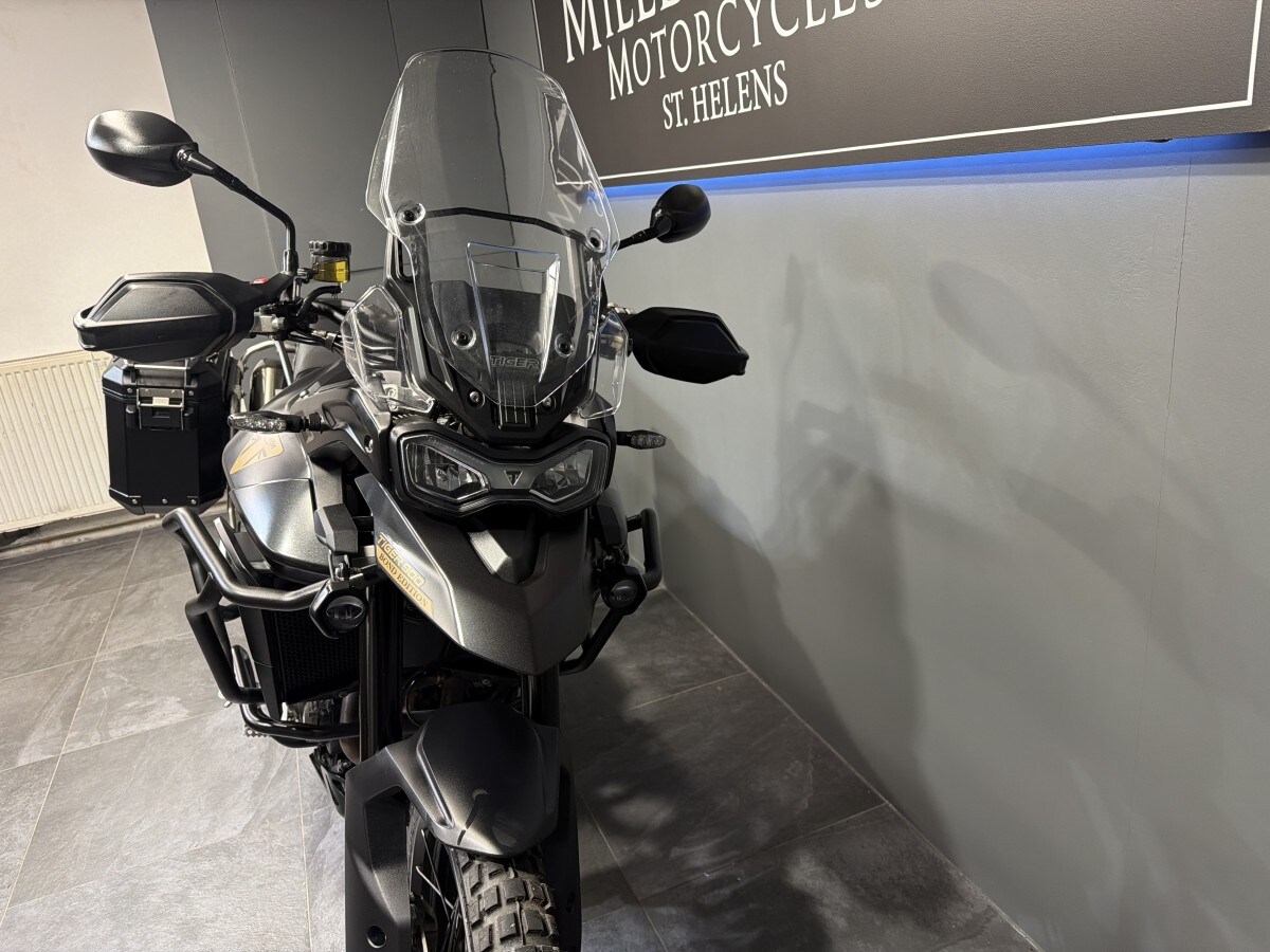 Triumph TIGER 900 BOND EDITION