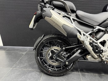 Used Triumph TIGER 1200 RALLY EXPLORER 2022 for sale - bike-77869344: Photo