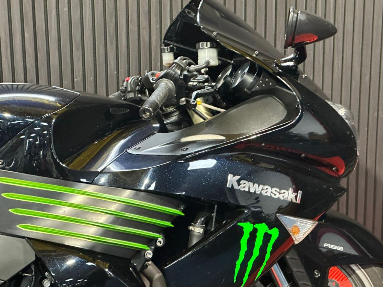 Used Kawasaki ZZR1400 for sale - 78435129: Photo 24