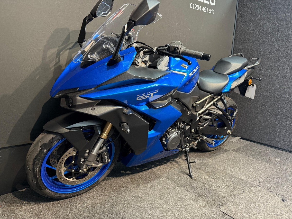 Suzuki GSXS 1000 GT