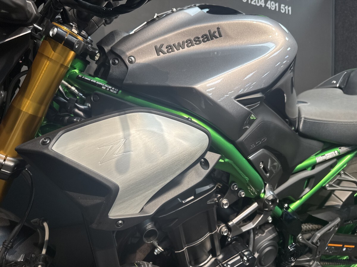 Kawasaki Z900 SE PERFORMANCE
