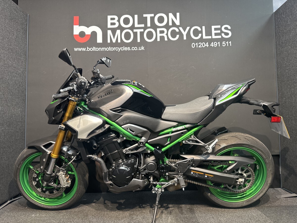 Kawasaki Z900 SE PERFORMANCE