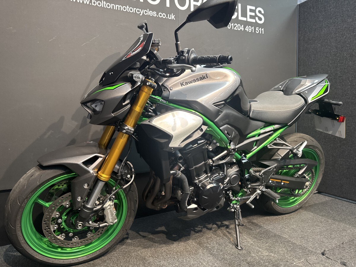 Kawasaki Z900 SE PERFORMANCE