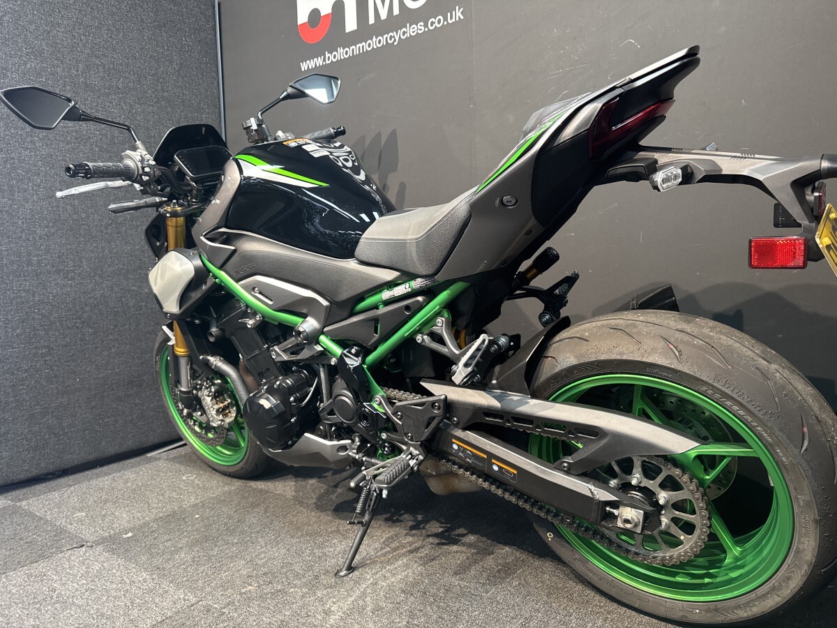 Kawasaki Z900 SE PERFORMANCE