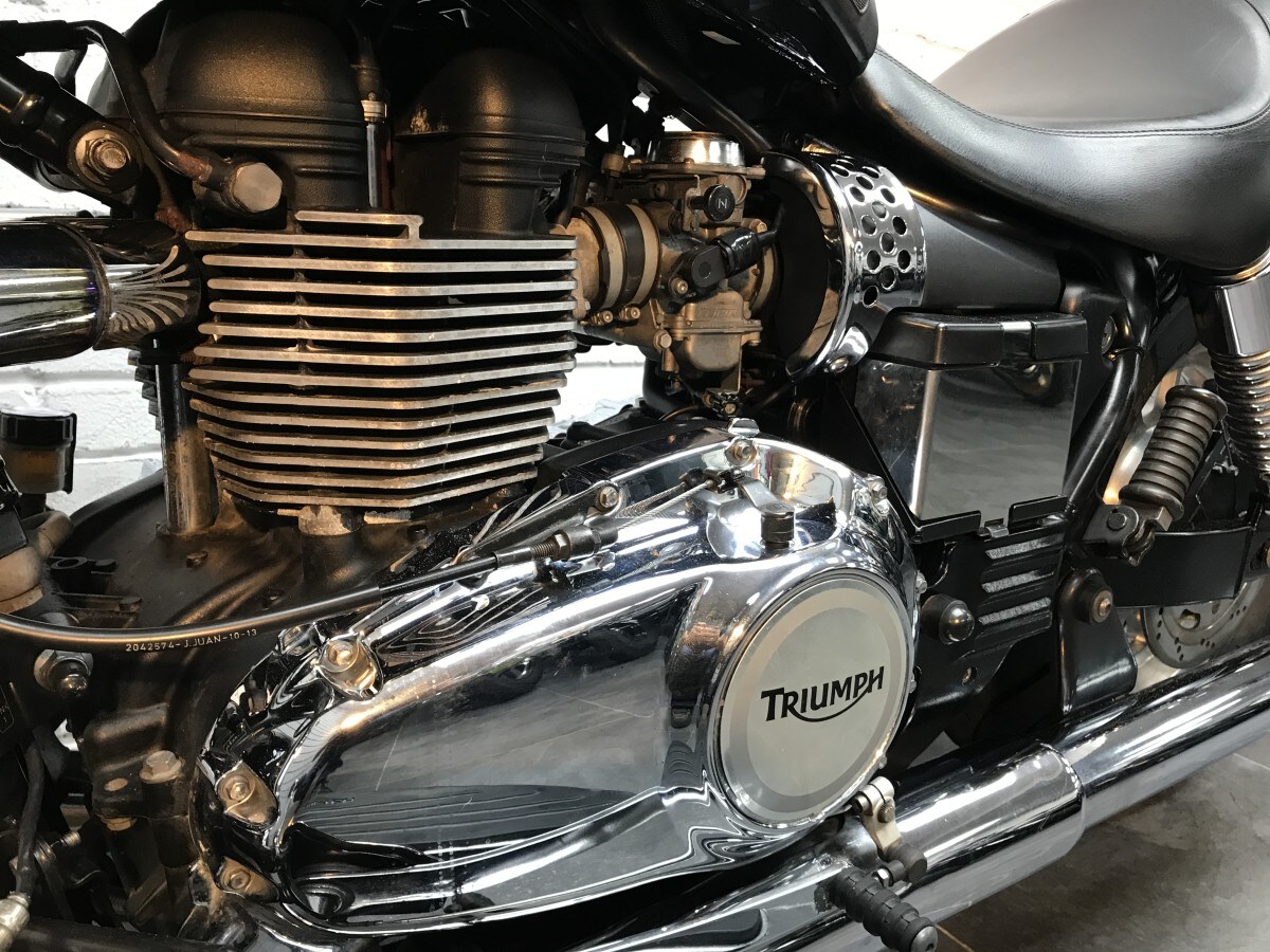 Triumph BONNEVILLE AMERICA