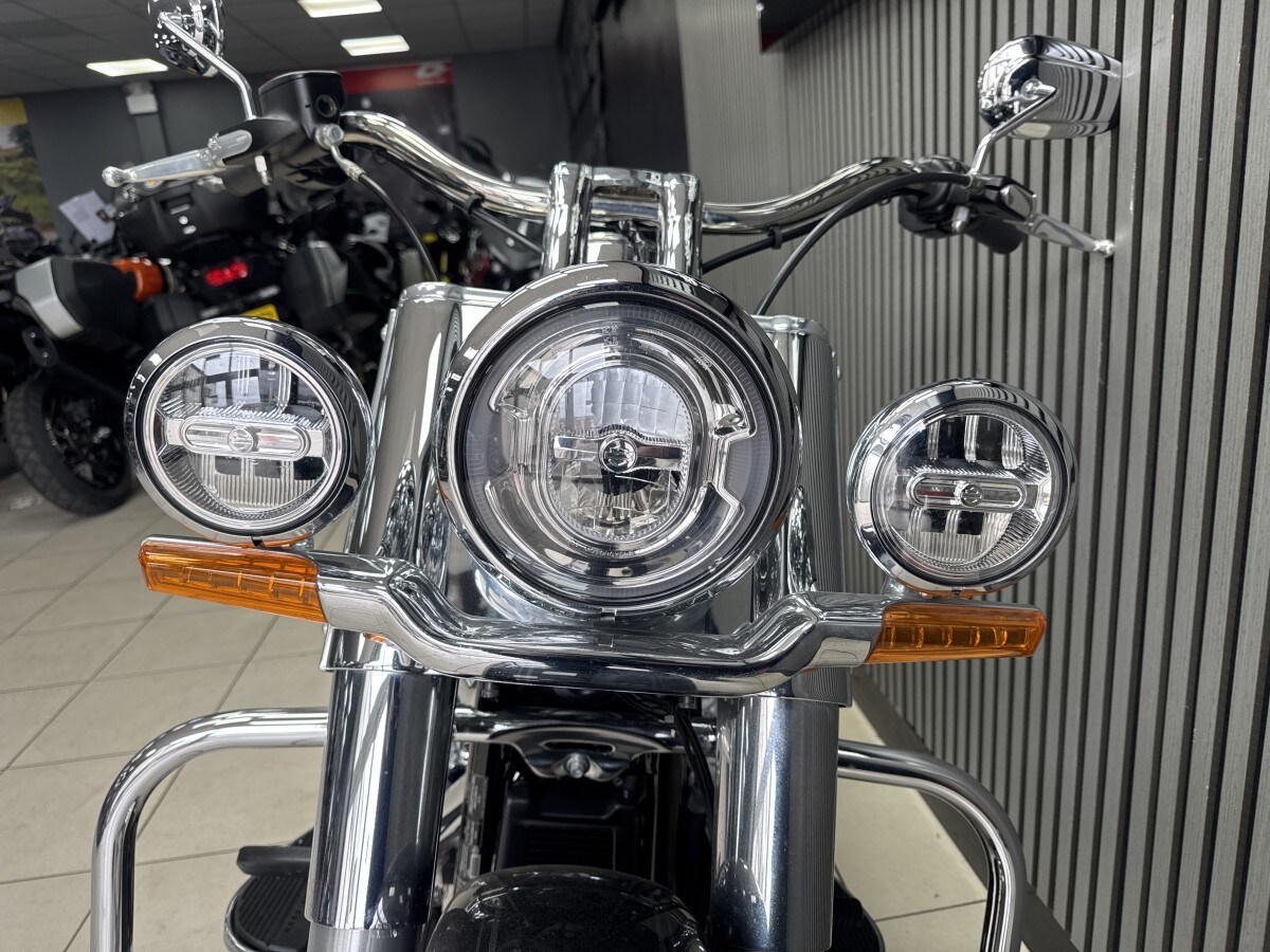 Harley-Davidson FLDE SOFTAIL DELUXE 1745