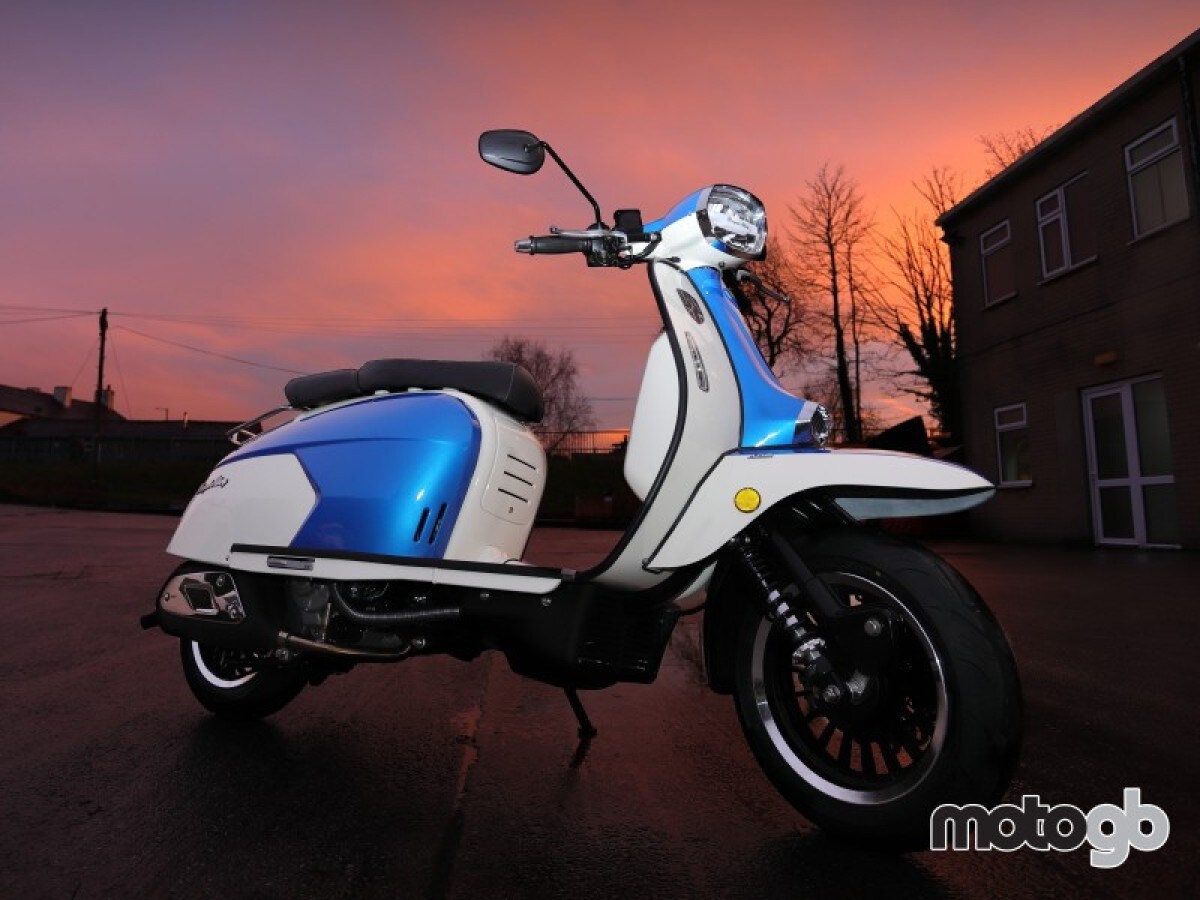 Royal Alloy GP 300 Single Colour PRE REG OFFER SAVE £300