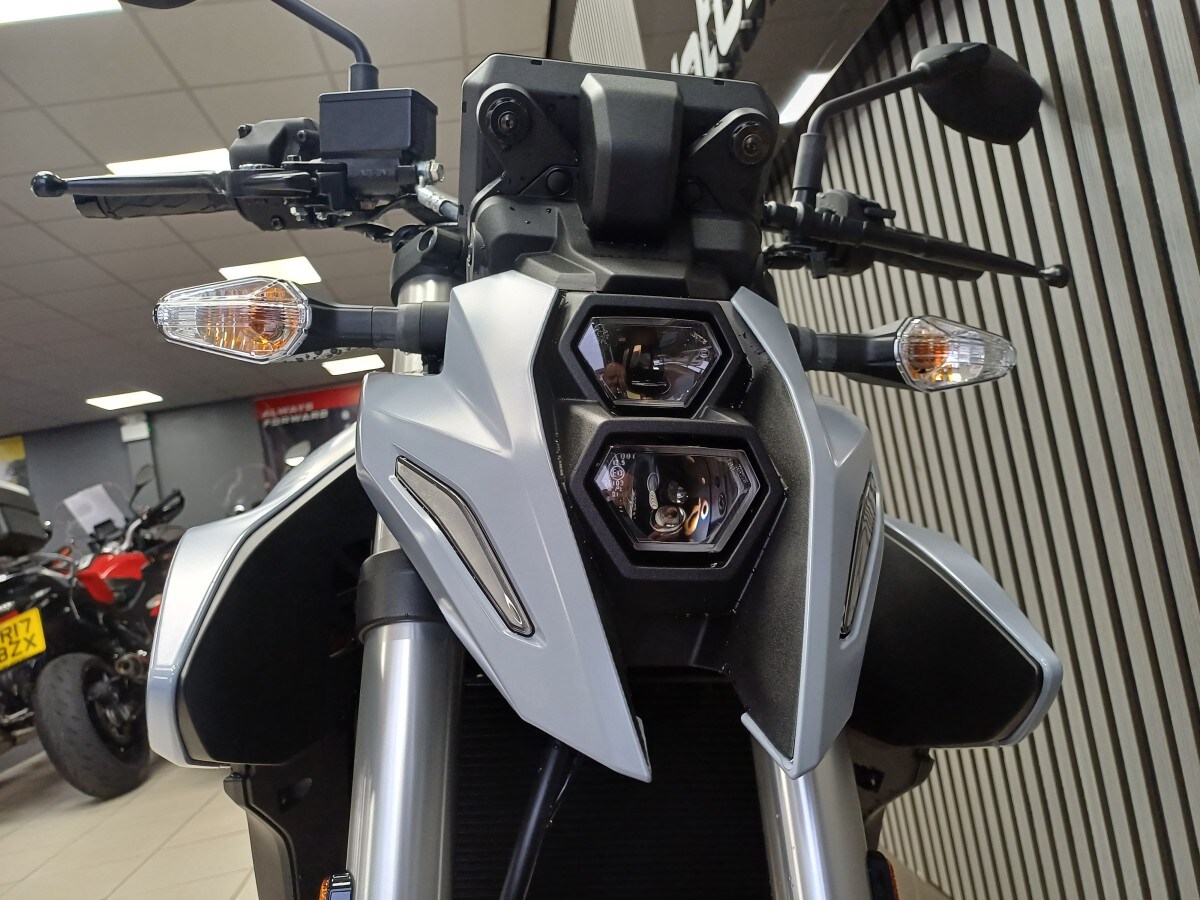 Suzuki GSX-8S