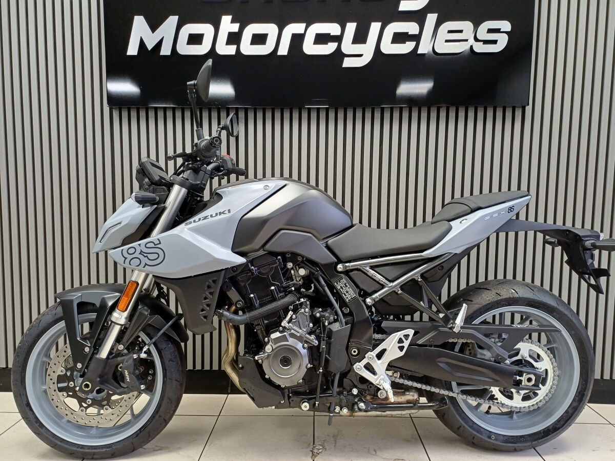 Suzuki GSX-8S