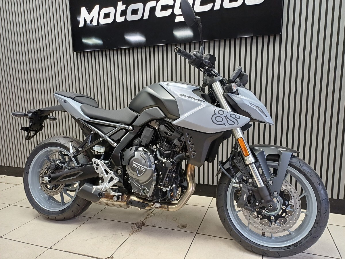 Suzuki GSX-8S