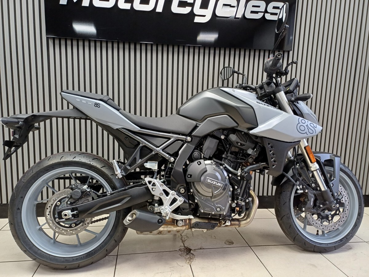 Suzuki GSX-8S
