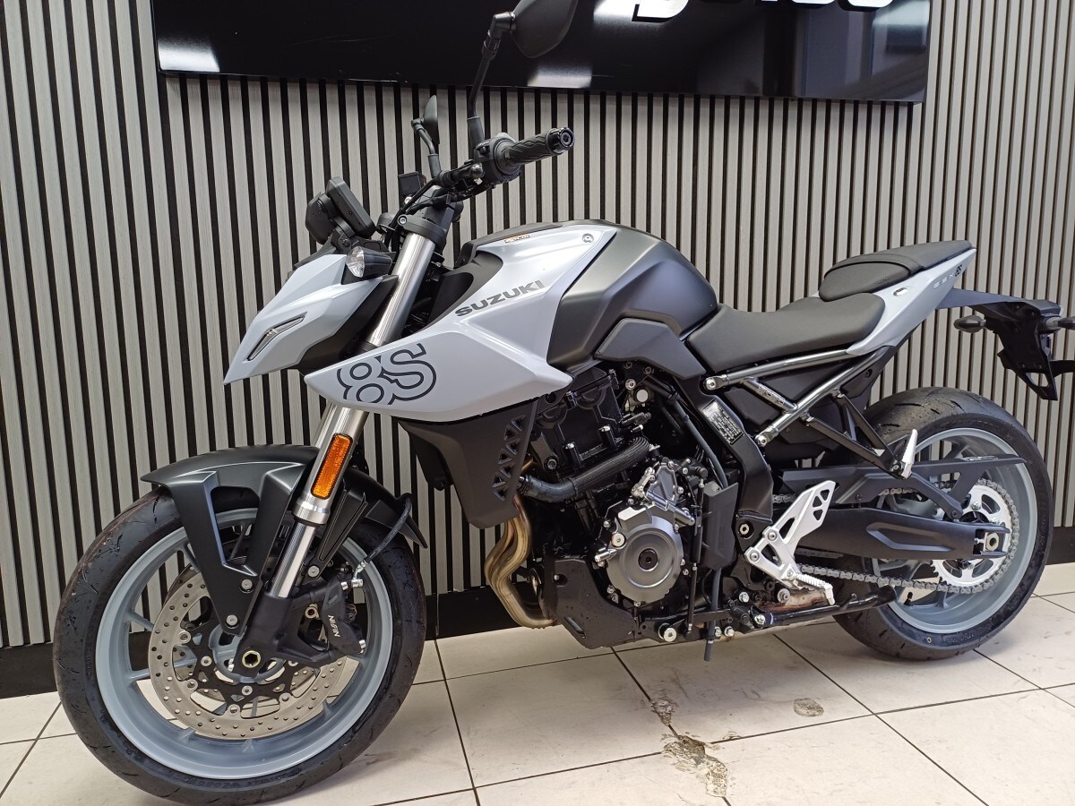 Suzuki GSX-8S