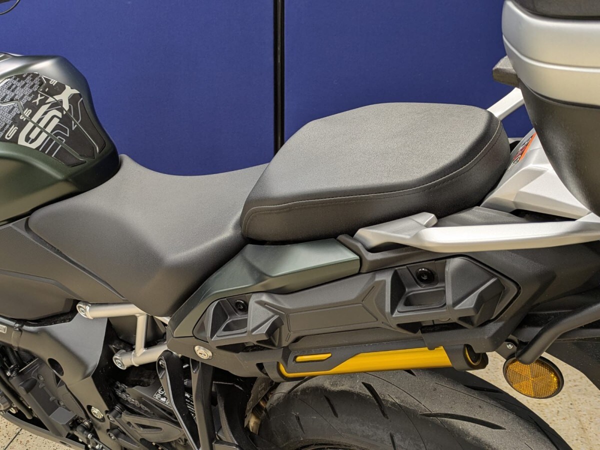 Suzuki GSXS 1000 GX+