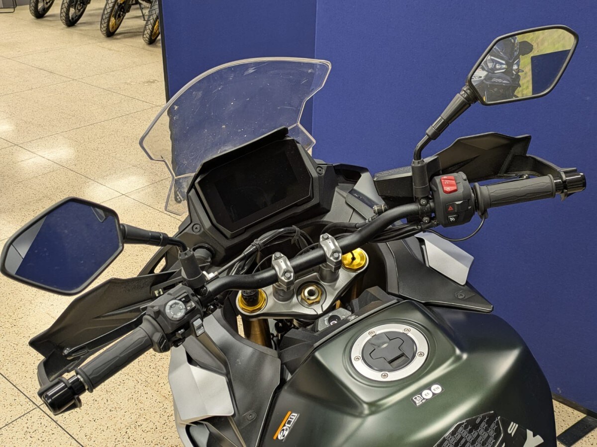 Suzuki GSXS 1000 GX+