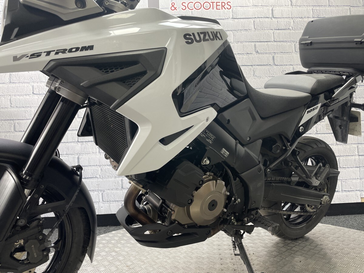 Suzuki DL 1050 RQM0 V-STROM