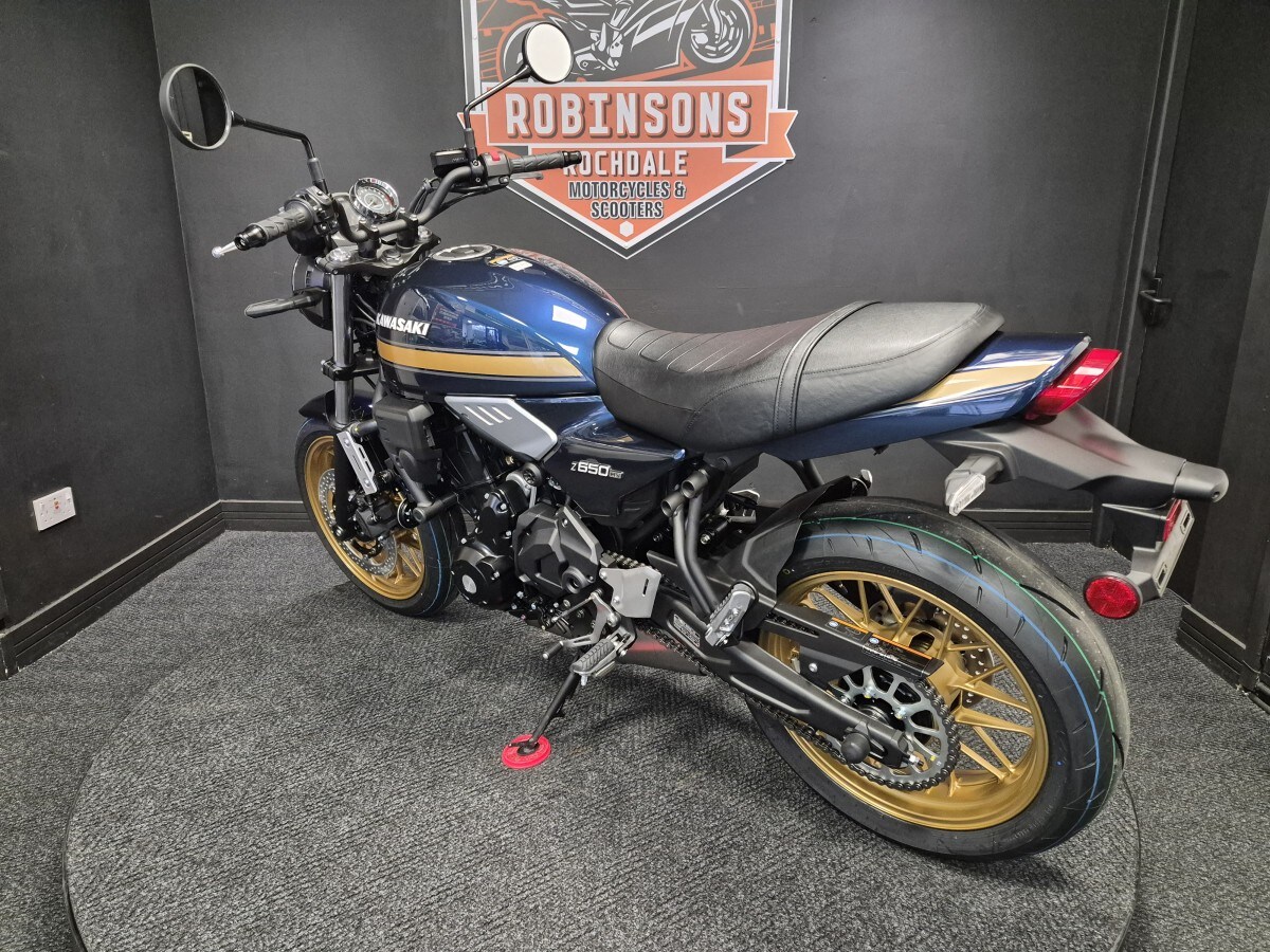 Kawasaki Z650 RS ER650RTFBB (BK1/BU1/GN1)