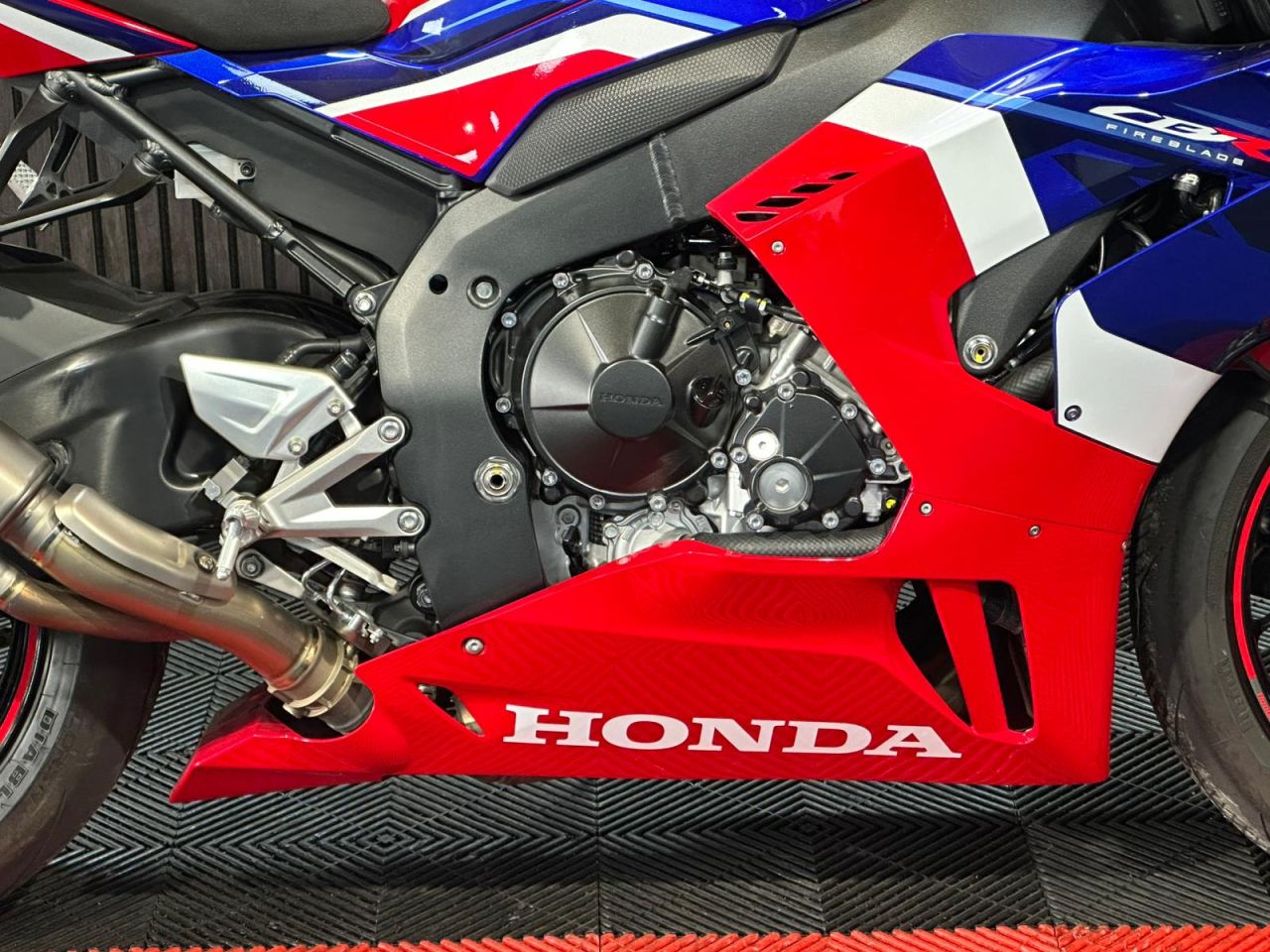 Used Honda CBR1000RR-R FIREBLADE for sale - 78904567: Photo 14