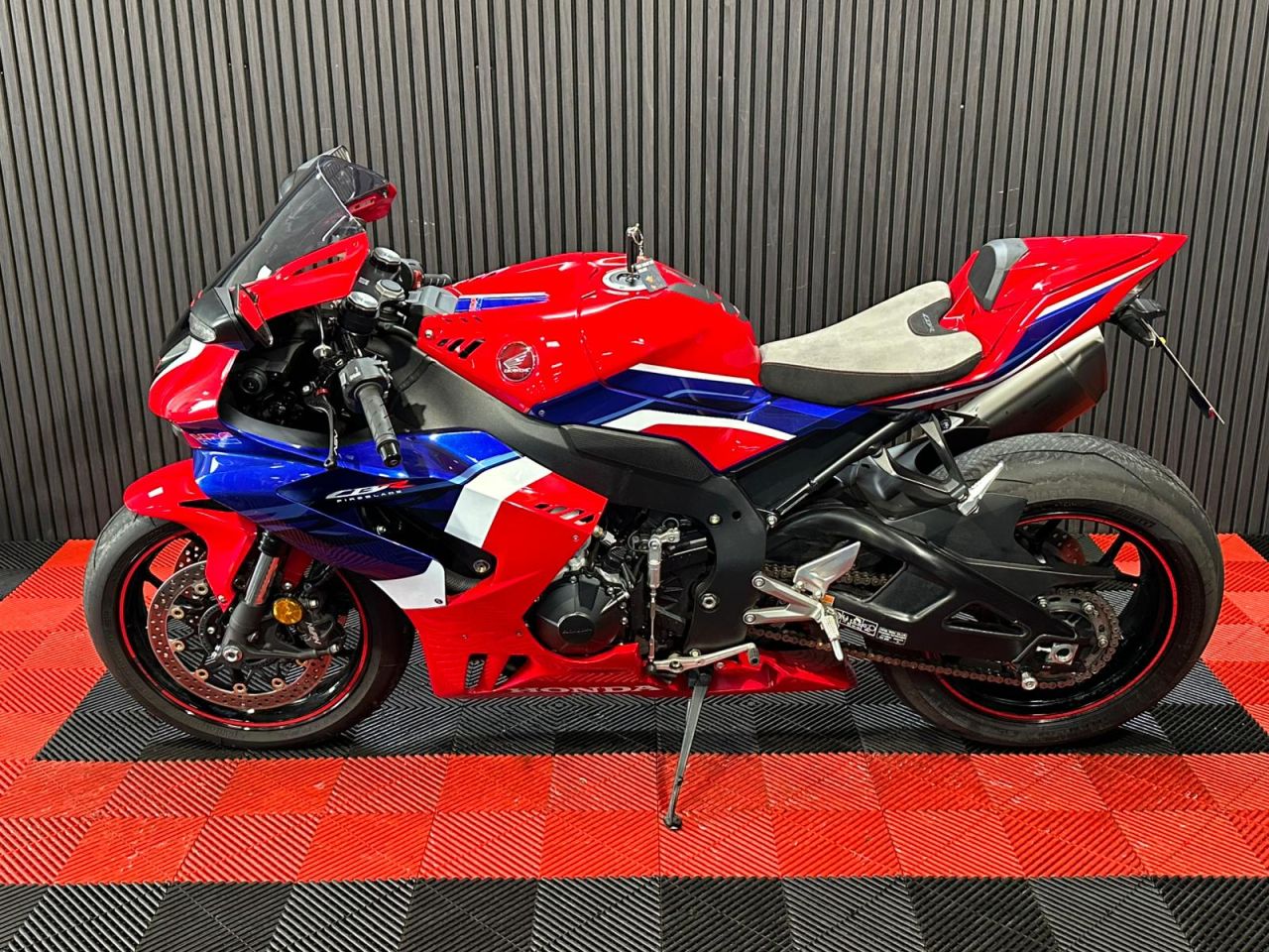 Used Honda CBR1000RR-R FIREBLADE for sale - 78904567: Photo 9