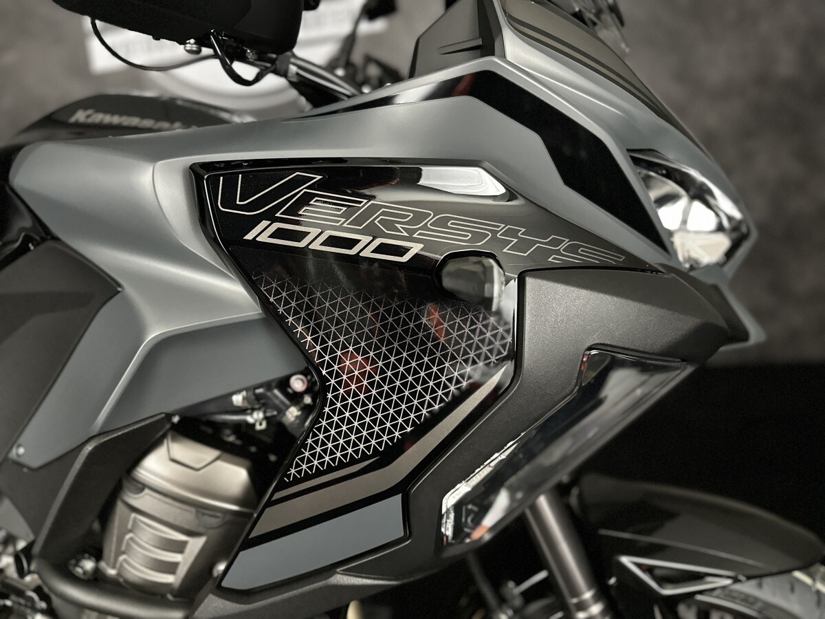 Kawasaki Versys 1000 SE KLZ1000DRFNN BK1