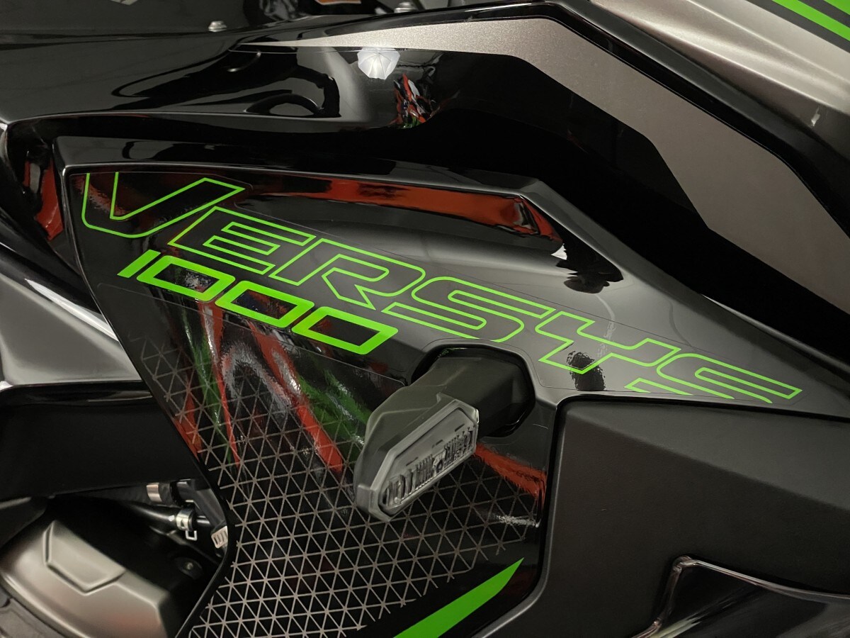 Kawasaki Versys 1000 SE KLZ1000DRFNN BK1