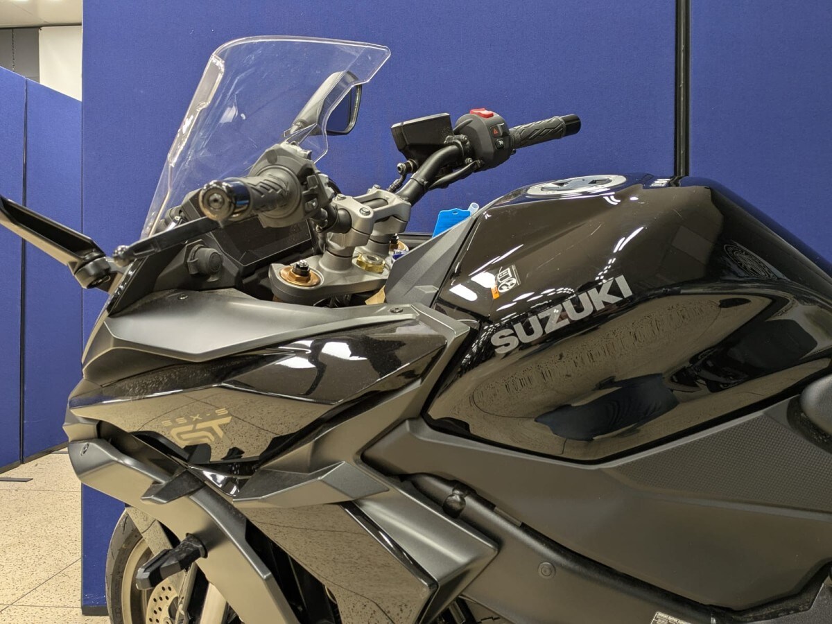 Suzuki GSXS1000 GT+