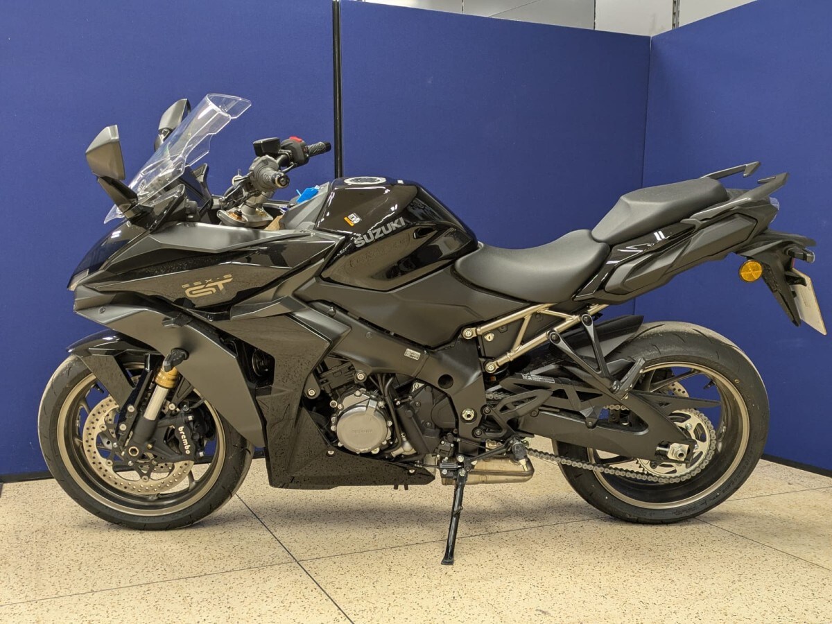 Suzuki GSXS1000 GT+