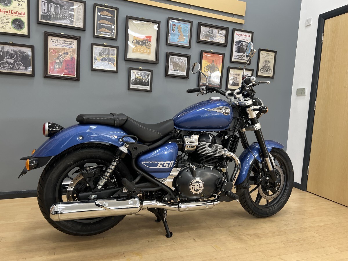 Royal Enfield SUPER METEOR 650 Astral