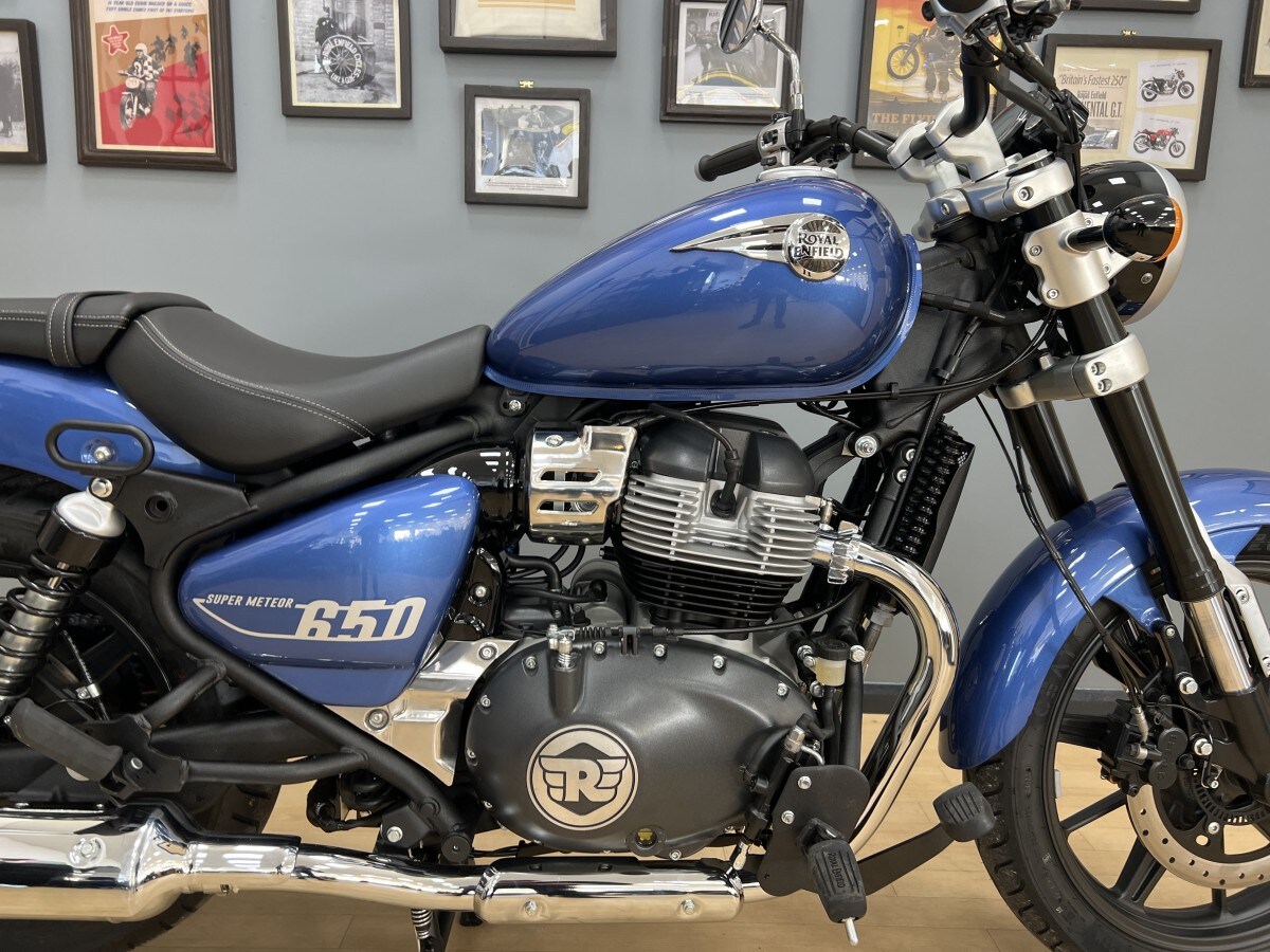 Royal Enfield SUPER METEOR 650 Astral