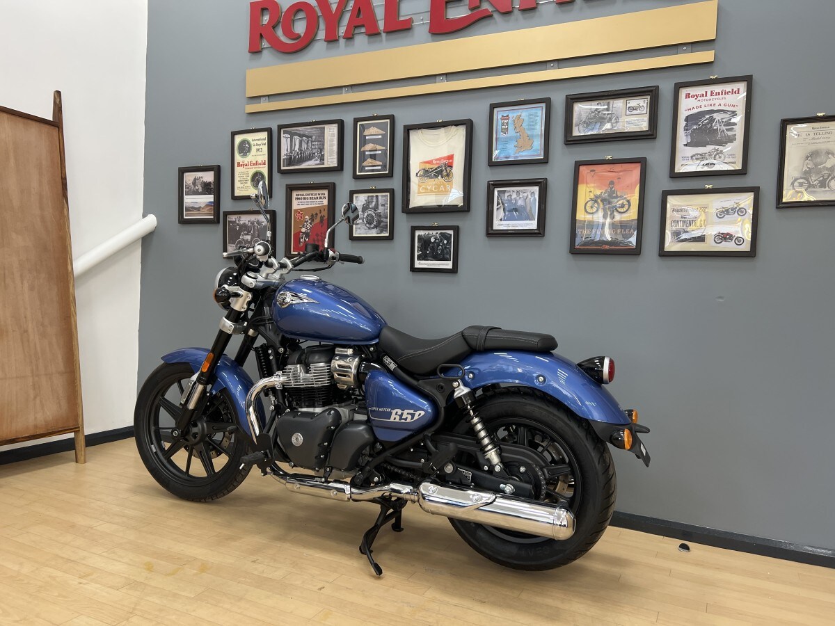 Royal Enfield SUPER METEOR 650 Astral