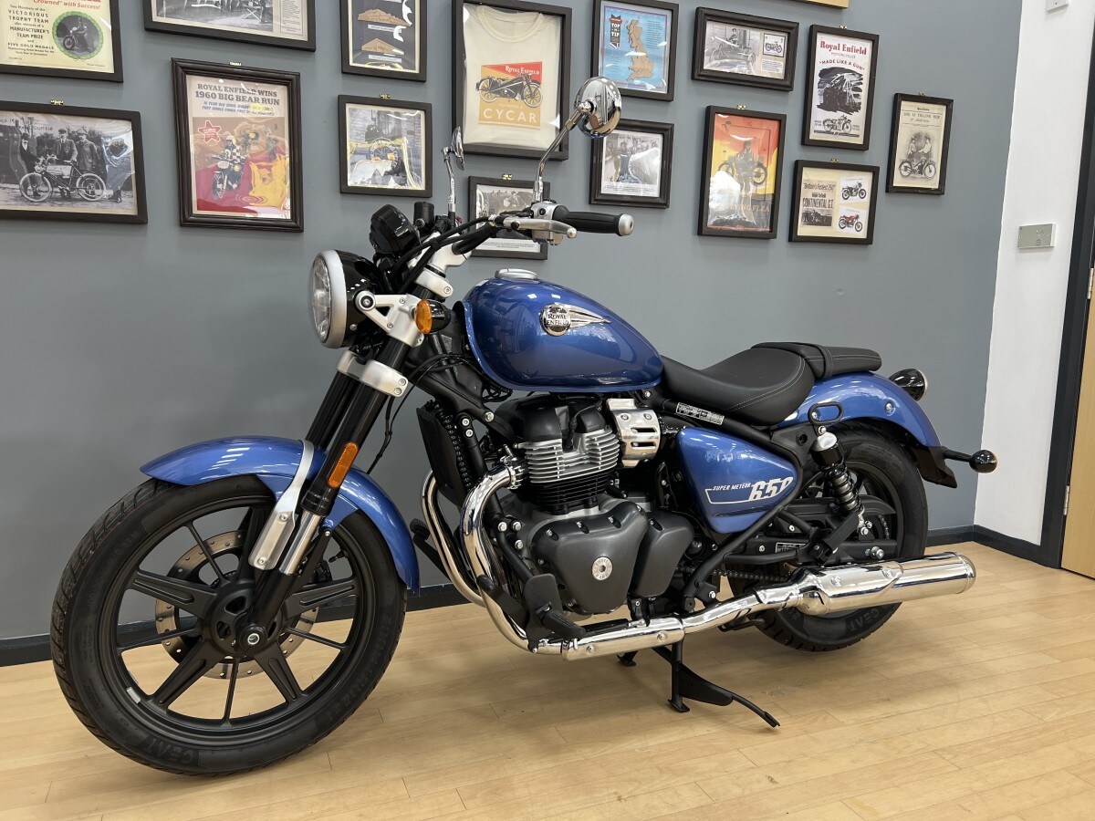 Royal Enfield SUPER METEOR 650 Astral