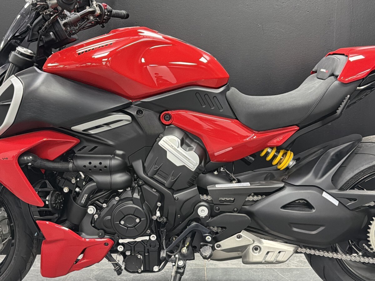 Ducati DIAVEL V4