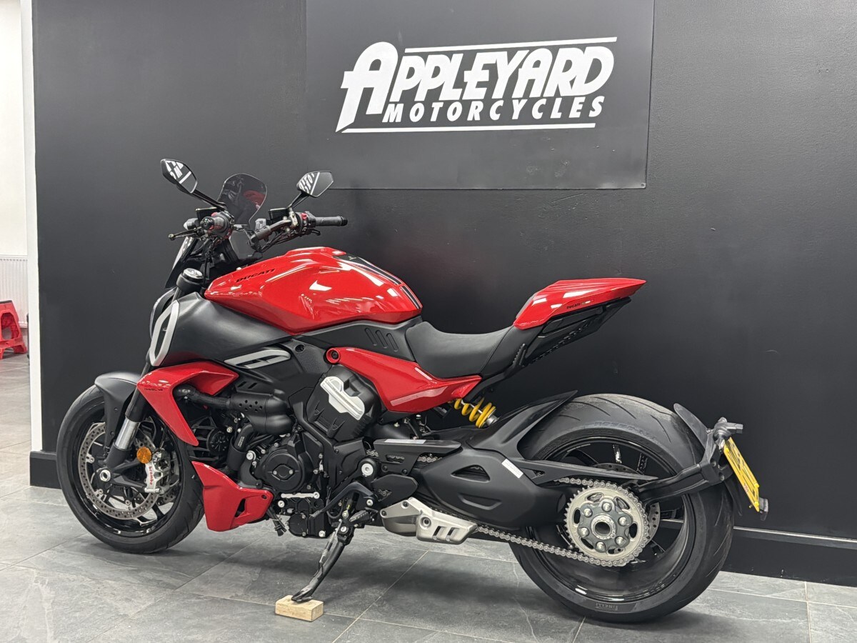 Ducati DIAVEL V4