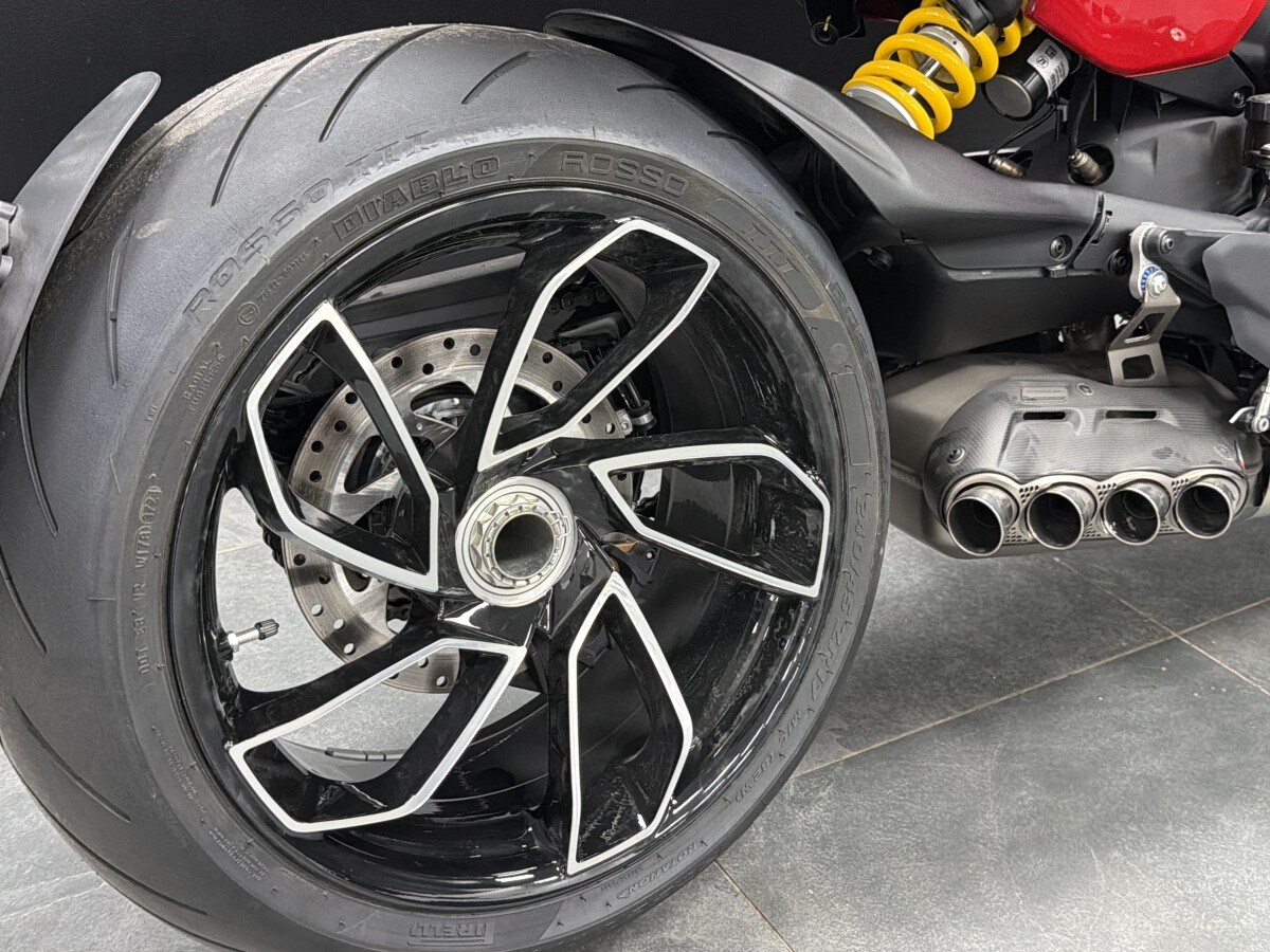 Ducati DIAVEL V4