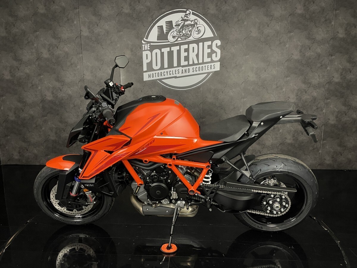 KTM 1390 Super Duke R EVO