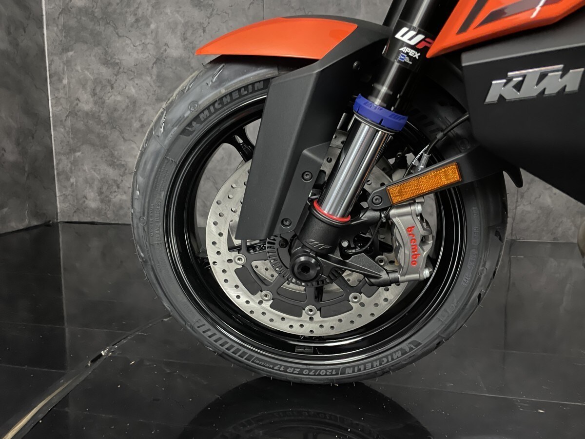 KTM 1390 Super Duke R EVO