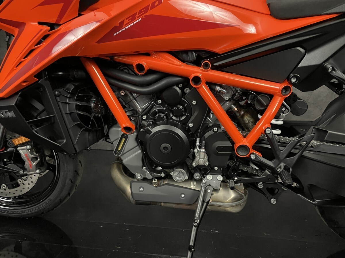 KTM 1390 Super Duke R EVO
