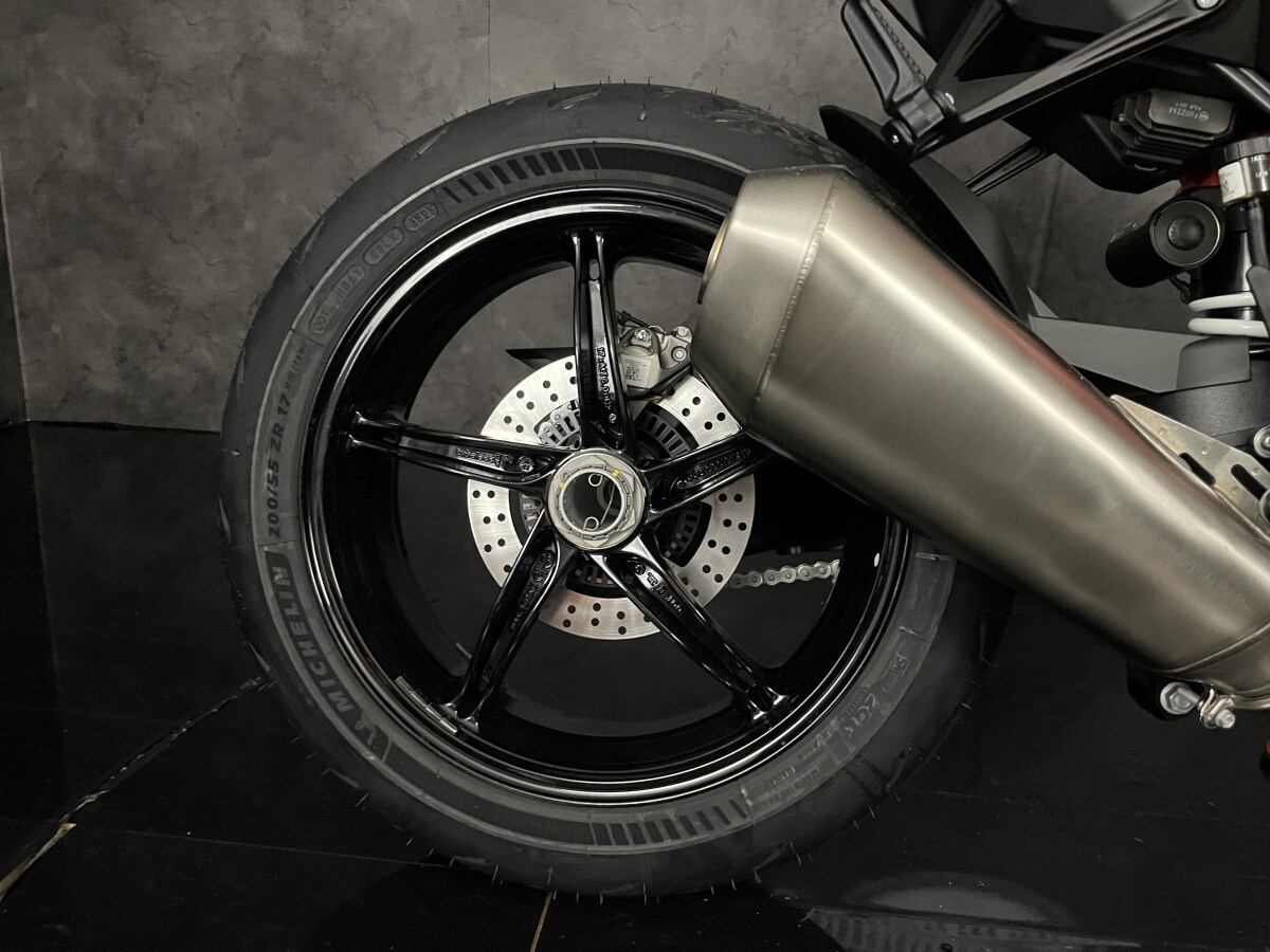 KTM 1390 Super Duke R EVO