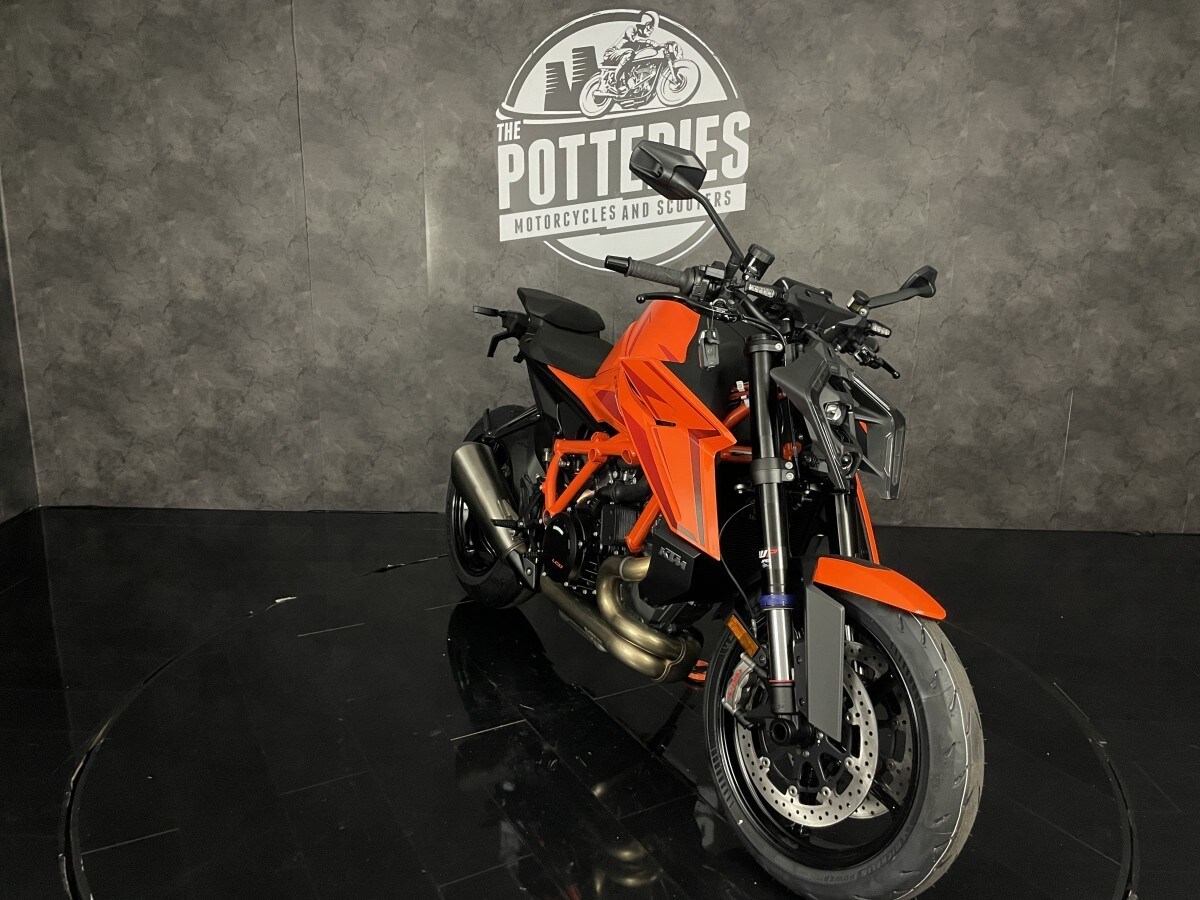 KTM 1390 Super Duke R EVO