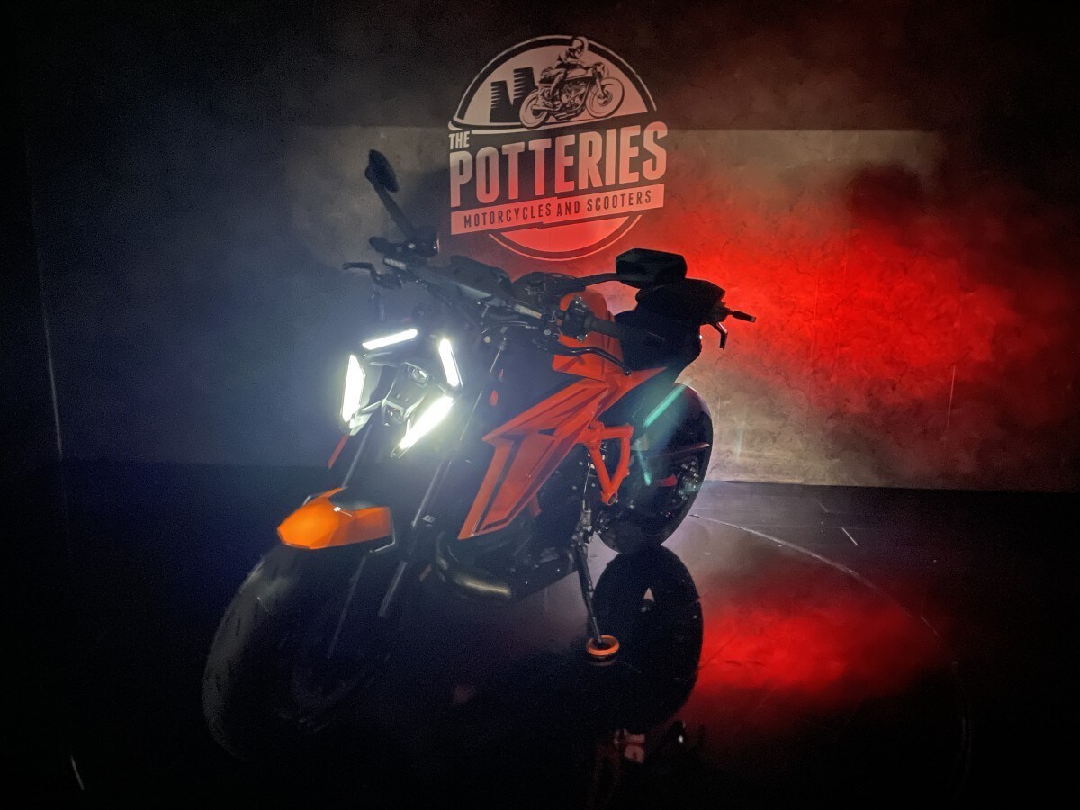 KTM 1390 Super Duke R EVO