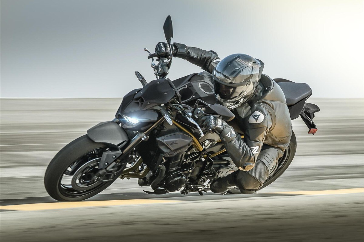 Kawasaki Z900 ZR900STFNN