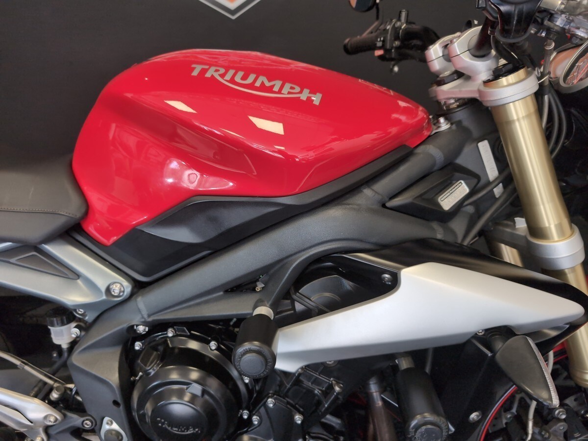 Triumph STREET TRIPLE ABS