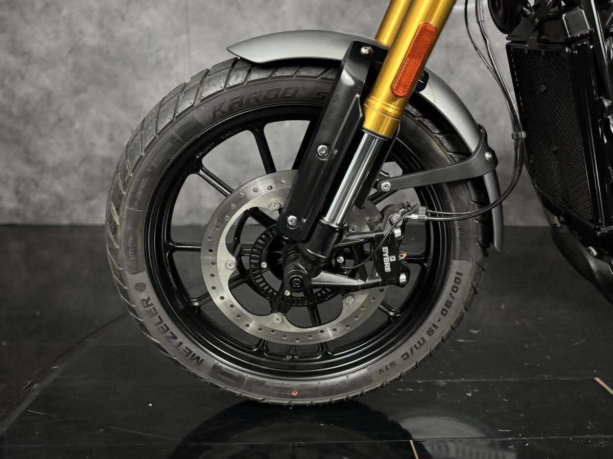 Triumph SCRAMBLER 400X