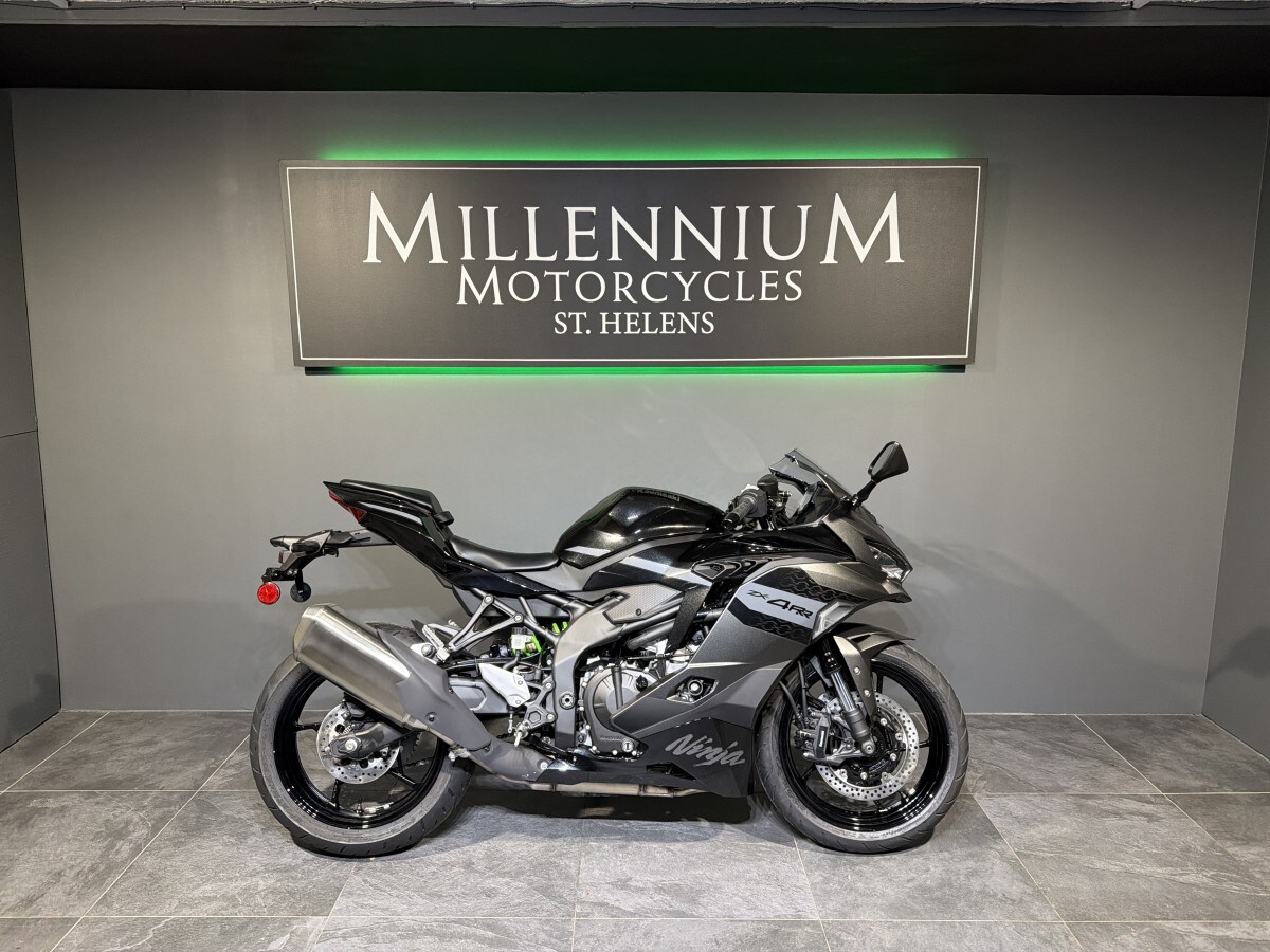 Kawasaki ZX-4RR ZX400STFAN (GY2/GN2)