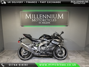 Used Kawasaki ZX-4RR ZX400STFAN (GY2/GN2) undefined for sale - bike-77867413: Photo