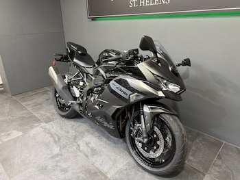 Used Kawasaki ZX-4RR ZX400STFAN (GY2/GN2) undefined for sale - bike-77867413: Photo